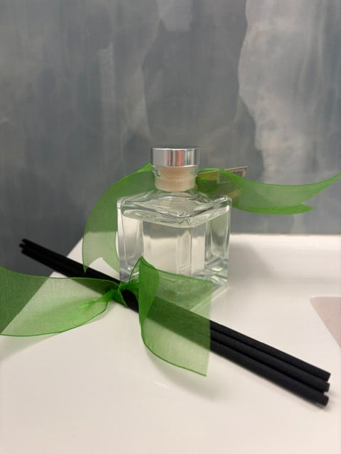 Dahlia Noir Reed Diffuser